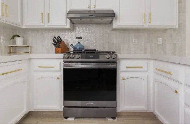 Stunning Modern Oasis with Pool + Fire Pit - Your Ultimate VRBO Getaway