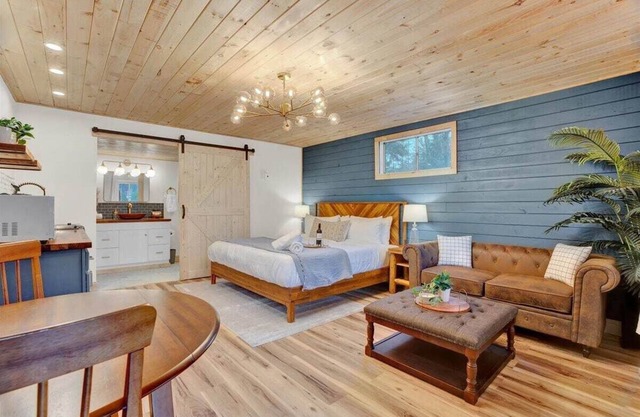 Stunning Pocono Modern | Firepits | Pickleball