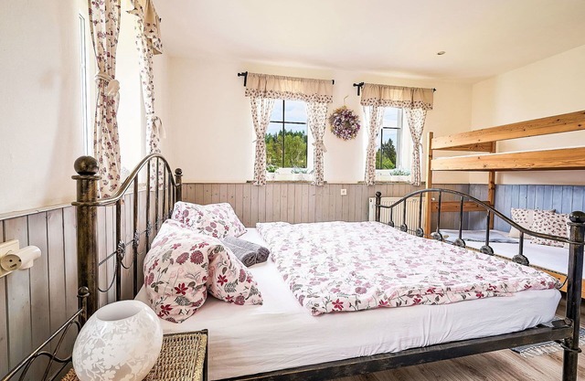 Estupenda casa de vacaciones privada para 8 personas con WIFI, TV, terraza y mascotas permitida