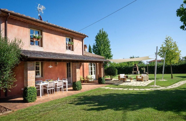 Preciosa casa de vacaciones privada con piscina privada, WIFI, A/C, TV y veranda, cerca de Lucca