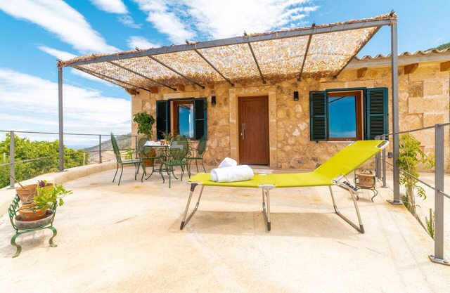 Maravillosa casa de vacaciones privada para 2 personas con A/C, WIFI, TV y patio