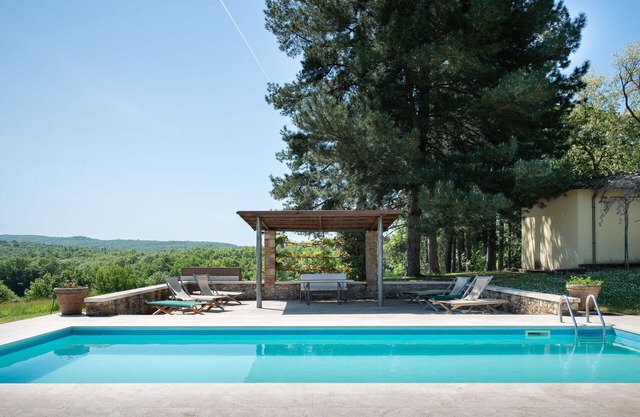 Preciosa casa de vacaciones privada con WIFI, piscina privada, A/C, TV, patio y vista panorámica