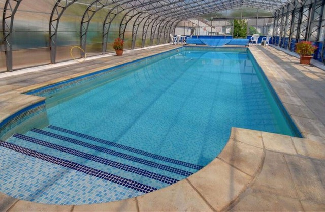 Estupenda casa de vacaciones privada con piscina, WIFI, TV, patio, vista panorámica, aparcamiento