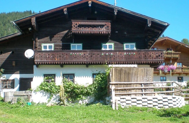 Estupenda casa de vacaciones privada para 15 personas con WIFI, TV, terraza y aparcamiento