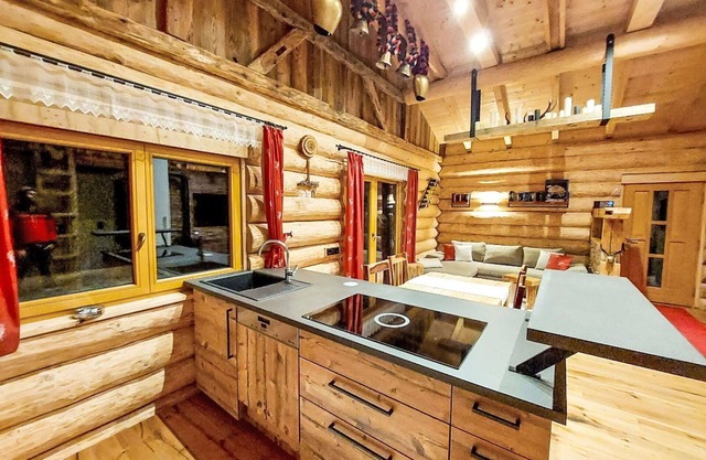 Maravillosa casa de vacaciones privada con WIFI, TV, terraza, mascotas permitida y vista panorámica