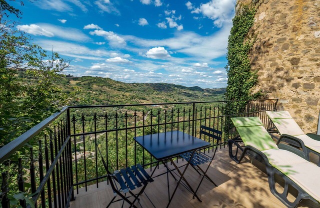 Estupenda casa de vacaciones privada con A/C, WIFI, jacuzzi, TV, terraza y vista panorámica