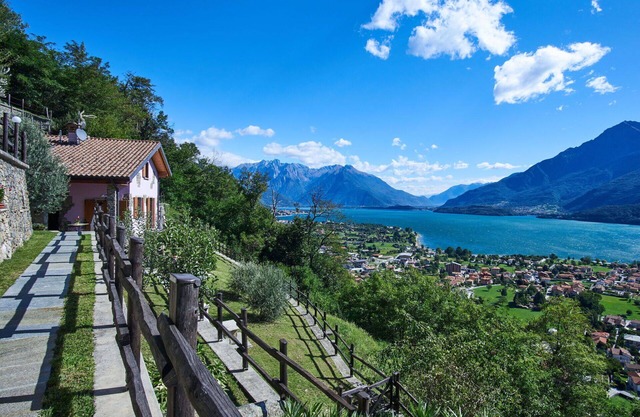 Estupenda casa de vacaciones privada con WIFI, TV, patio, mascotas permitida y aparcamiento