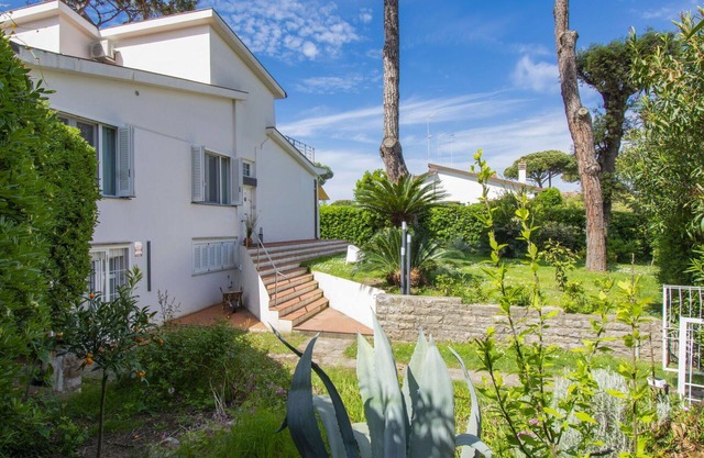Preciosa casa de vacaciones privada con A/C, jacuzzi, WIFI, TV, terraza, mascotas permitida