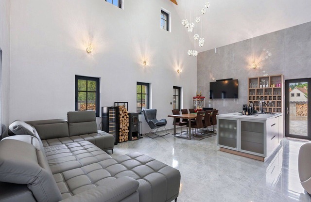 Maravillosa casa de vacaciones privada con jacuzzi, WIFI, TV, terraza y mascotas permitida