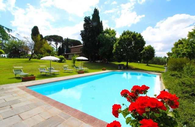 Maravillosa casa de vacaciones privada para 6 personas con piscina privada, TV y mascotas permitida