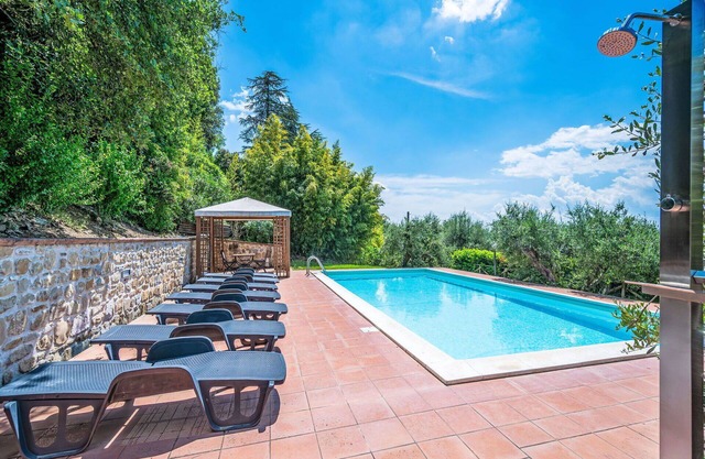 Estupenda casa de vacaciones privada con piscina privada, WIFI, A/C, TV, patio y mascotas permitida