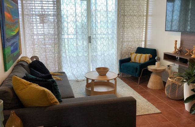 Stunning sunsets, beaches ,Seafood delights, WiFi, Full A/C