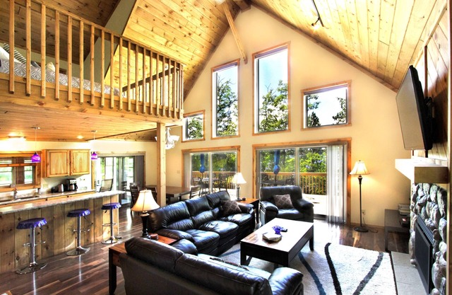 Las vistas impresionantes y diversión en casa nueva en Eagle River Cadena (siluro Lago)