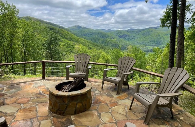 STUNNING VIEWS!!! LUXURY MT VISTA LODGE CLOSE TO DOWNTOWN & HIGHLANDS
