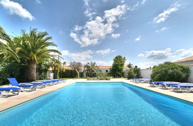 Estupenda casa de vacaciones para 4 personas con piscina, WIFI y terraza