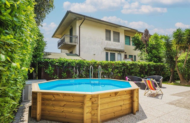 Casa de vacaciones con WIFI, piscina privada, TV, mascotas permitida, cerca de Forte Dei Marmi