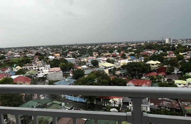 Stylish 1BR Condo SM Southmall w/ 100mbps wifi Netflix Disney +