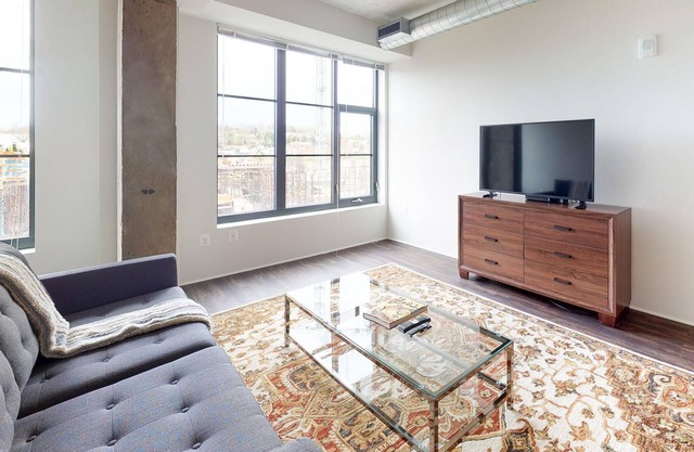 Stylish 1BR in Alexandria w/ Gym Near Amazon HQ
