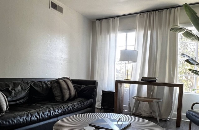 Stylish 2+2 Apt. unit w/ pool