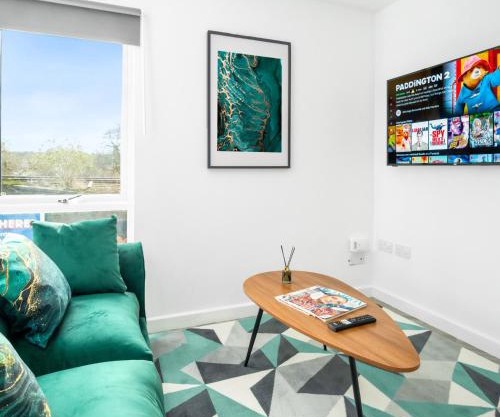 Stylish 2 Bed Apartment - Off-Street Parking - High Speed Wifi - Netflix 56C