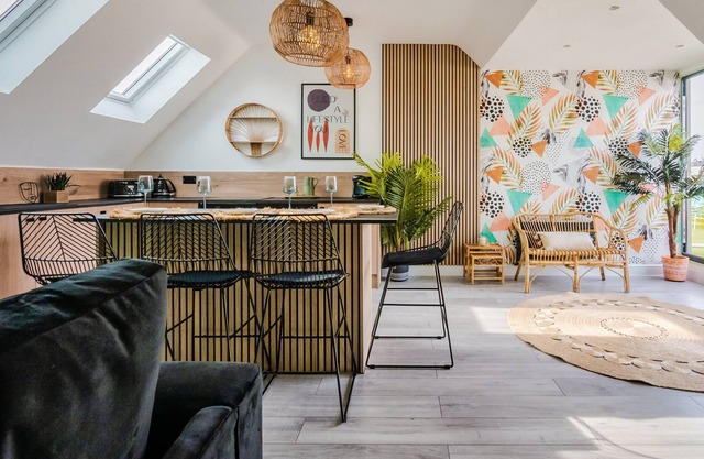 Stylish 2-Bed Ibizia Inspired Duplex Apartment with Roof Terrace!