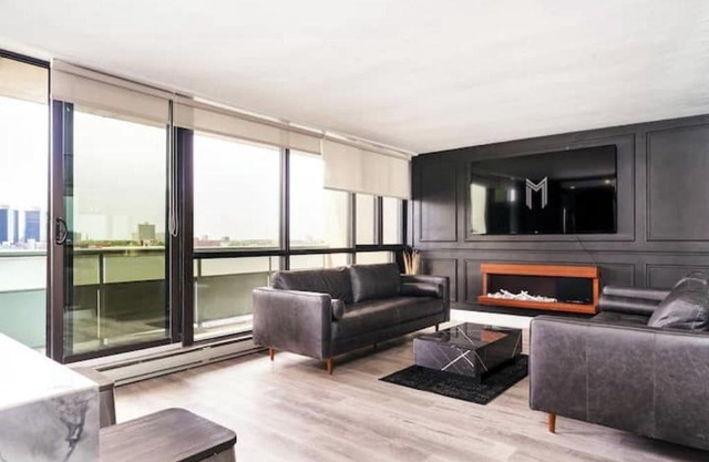 Stylish 2 BRM Executive Suite on the Water with exquisite views