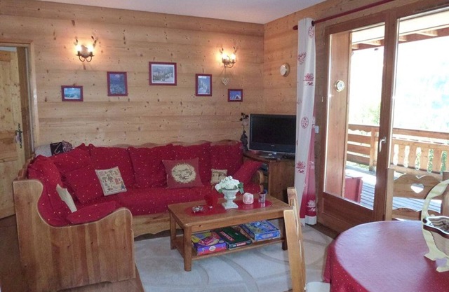 Apartamento en Montaña con Ski-In/Ski-Out, Terraza y Garaje