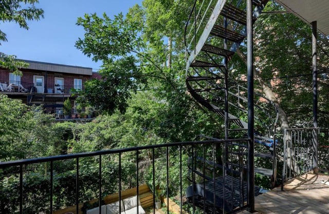 Stylish 4BR Unit Near Plateau and DT MTL