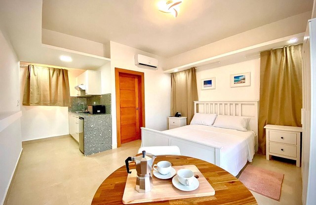 Elegante Aparta-Estudio con Vista al Mar