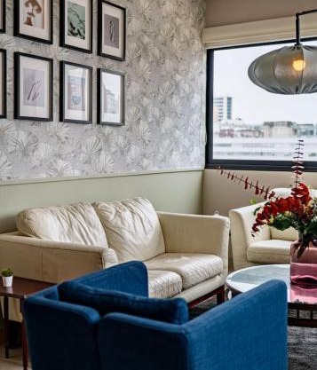 Stylish Apt with Pool and Gym