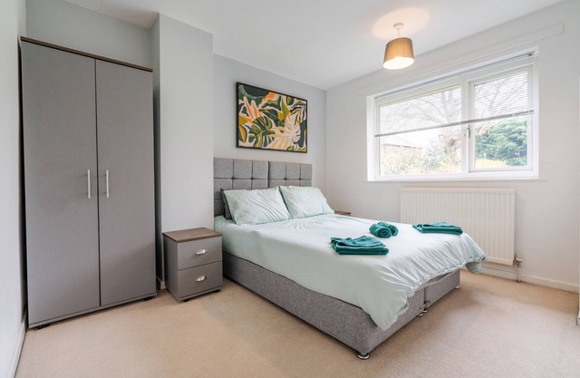 Stylish & Comfortable 3BR Spacious Home w/ Parking