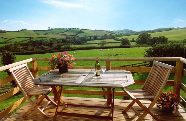 Elegante cabaña con vistas a la hermosa campiña del sur de Devon.