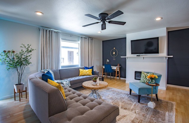 STYLISH♡ fully renovated 1.5 hr from Yosemite