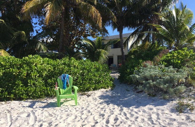 Elegante casa frente al mar en la hermosa playa de Bahamas