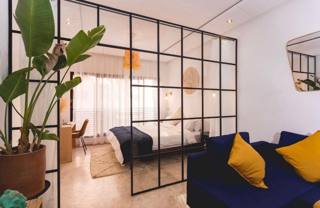 Stylish Studio(WiFi, Netflix, Pool, AC, Nespresso)