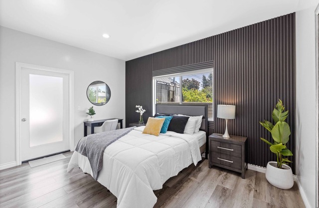 Stylist Home In Convenient Location New Listing Special Book Now!