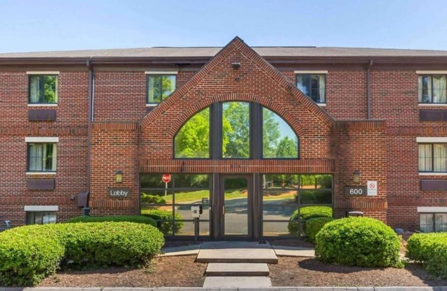 Suburban Studios Cary – RDU Airport