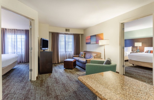 Suite in Davenport | Free Breakfast, Free Wi-Fi
