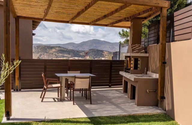 Suite Rhea with BBQ and garden next to Heraklion by Kalles Homes & Suites