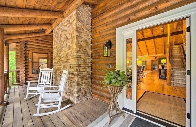 Suite Sixteen - Spacious Lodge Vibe - nestled within Burlingame