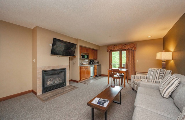 Suites at Silver Tree: A209 Studio Lake View