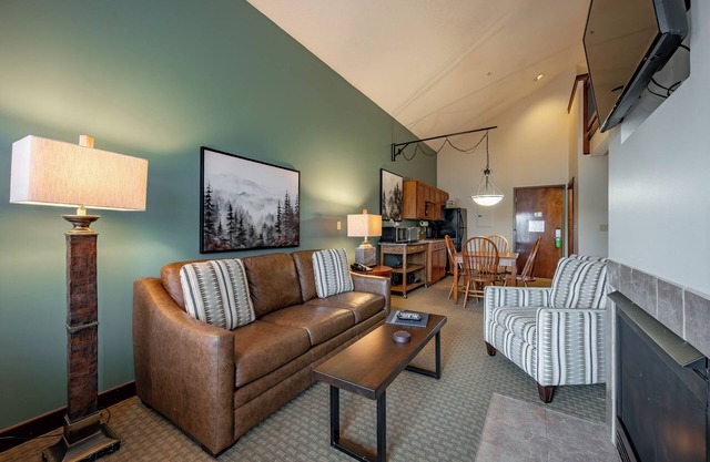 Suites at Silver Tree: B302 One Bedroom & Loft Lake View