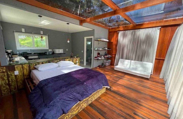 High Standard Glass House - Hosting with Purpose