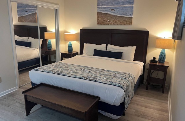 Summer Sands Dog Daze of Summer Room 306