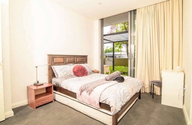 Summercourt - Convenient 1BR w Courtyard & Parking