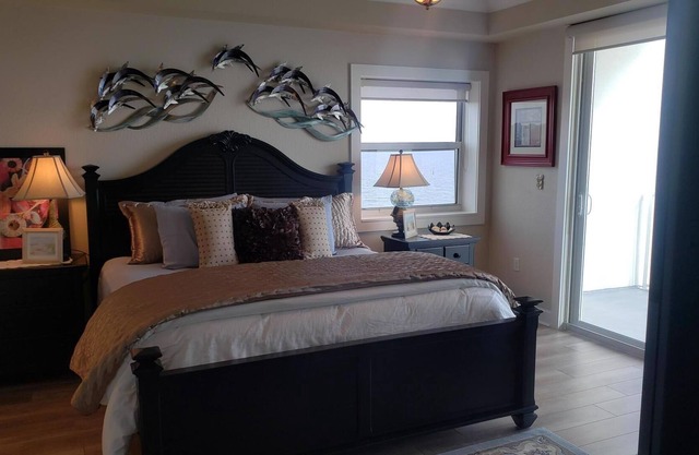 Sun and Fun at Harbor Point 401