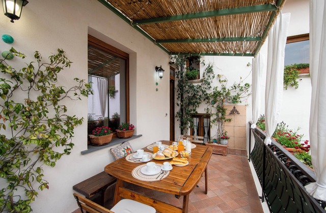 Sunflower Family Deluxe apartment