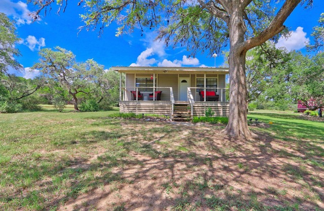 Sunflower Ridge Cottage - 2 Bedroom Sunny Retreat