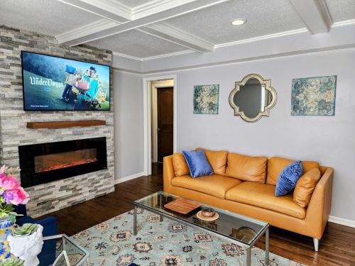 Sunlit Oasis Family Friendly Retreat