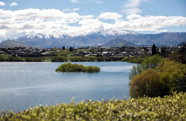 Sunny 2 bedroom home with magnificent lake views.